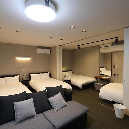 White Crystal Roomb Fukuoka (Fukuoka) Exterior foto