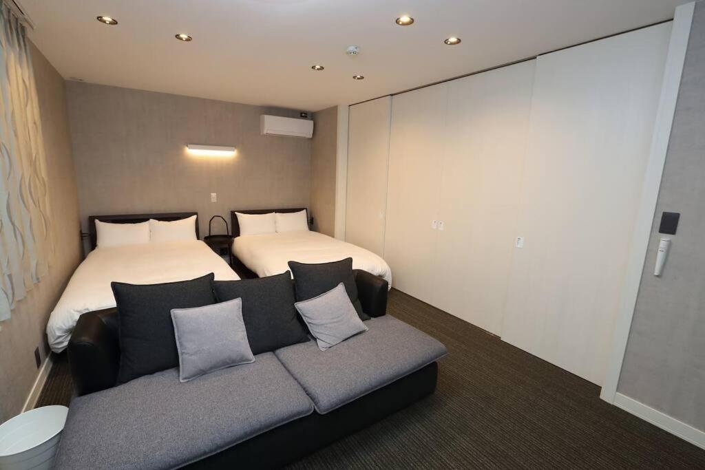 White Crystal Roomb Fukuoka (Fukuoka) Exterior foto